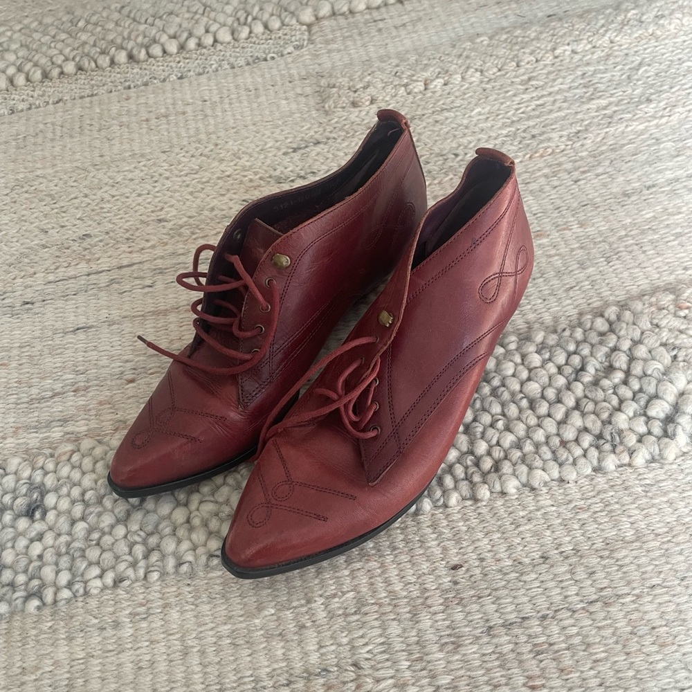 Vintage oxblood booties 7.5